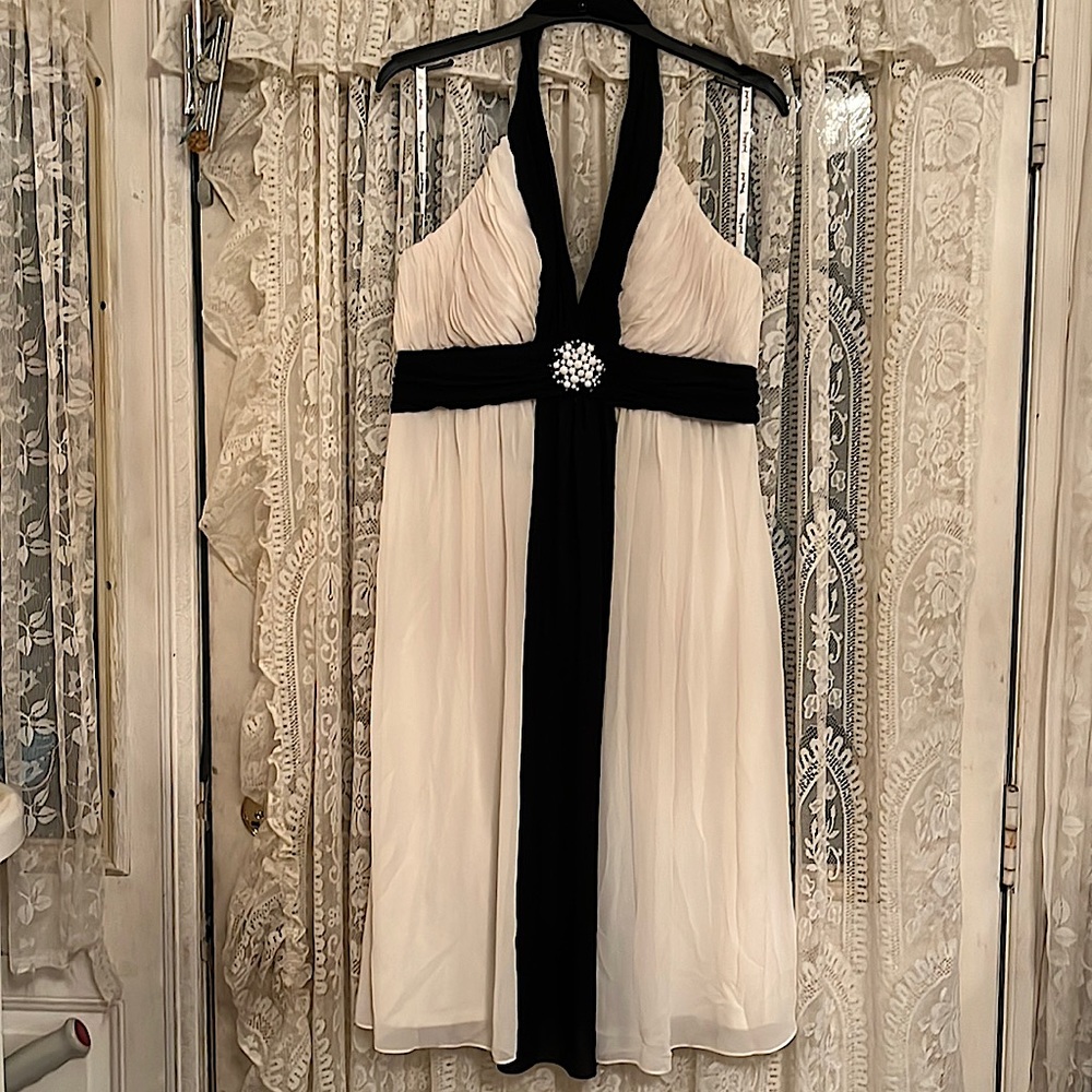 💥😍JRIBKOFF SZ12 MARILYN MONROE WHITE BACKLESS DRESS WITH BLACK ACCENTS